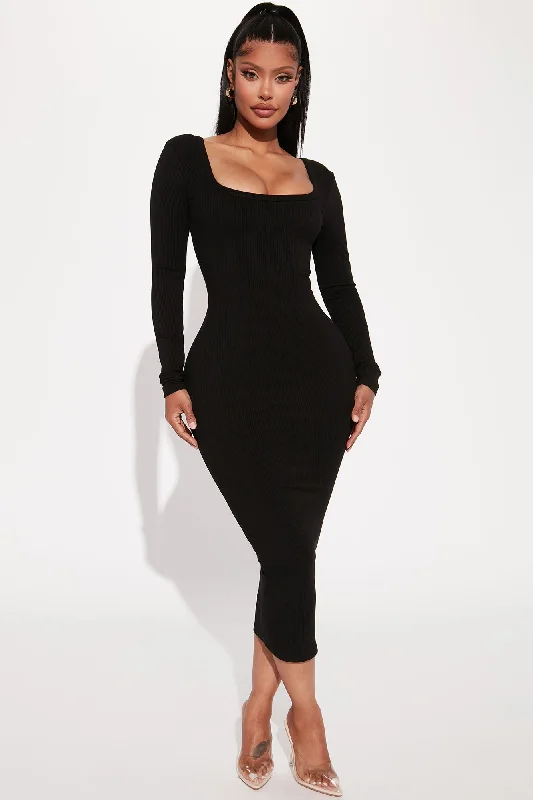 Selena Snatched Midi Dress - Black